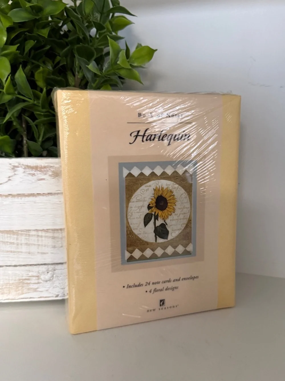 Harlequin Book of Notes Includes 24 note cards and envelopes New Old Stock